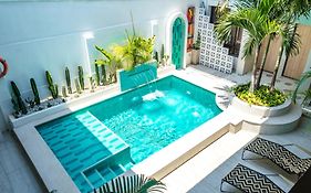 Casana Rosa Hotel